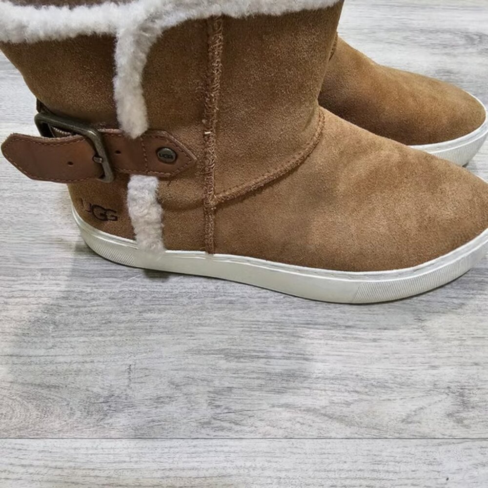 Uggs Short Boot With Buckle Size 7 - image 2